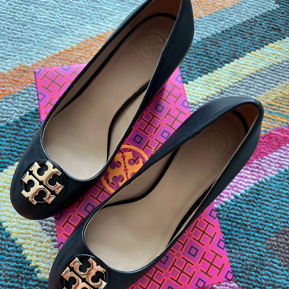 Size 8 Black Tory Burch Janey heels!